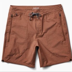 NWT ROARK Red Brown Layover Trail 2.0 18'' Packable Travel Shorts